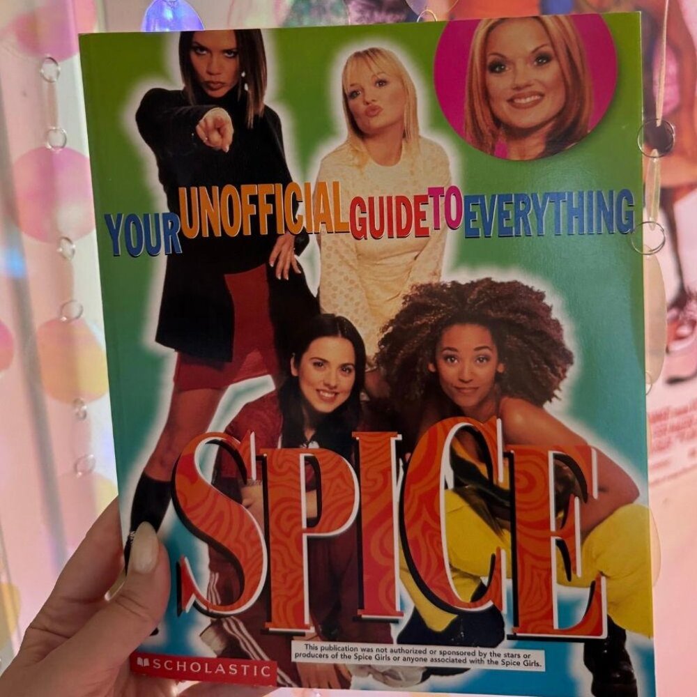 YOUR UNOFFICIAL GUIDE TO EVERYTHING SPICE BOOK